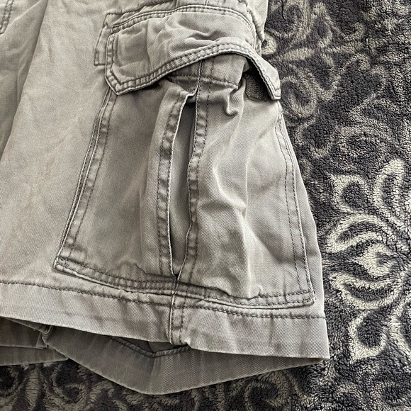 Men’s cargo shorts - Picture 3 of 4